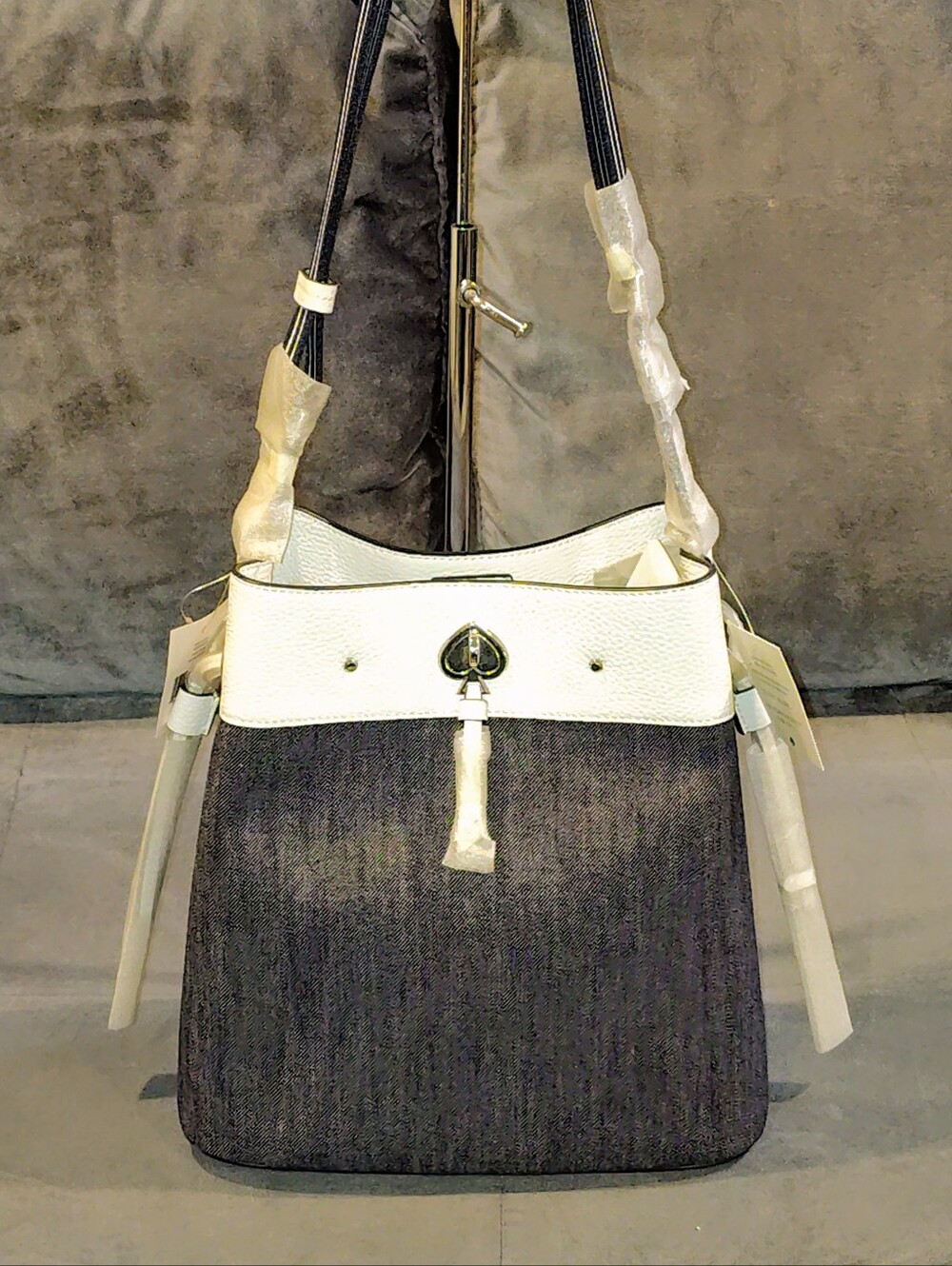 NWT KATE SPADE NEW YORK "MARTI" NAVY DENIM & WHITE LEATHER BUCKET SHOULDER BAG
